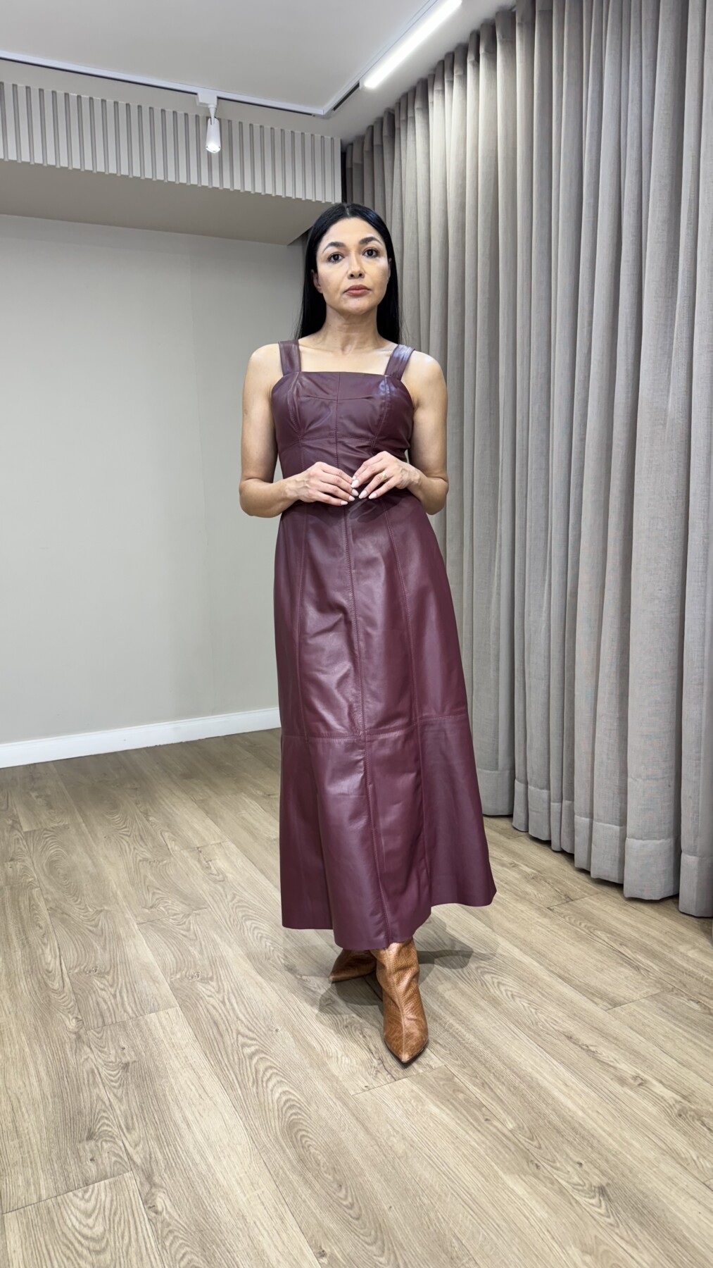 VESTIDO DE COURO ROXO