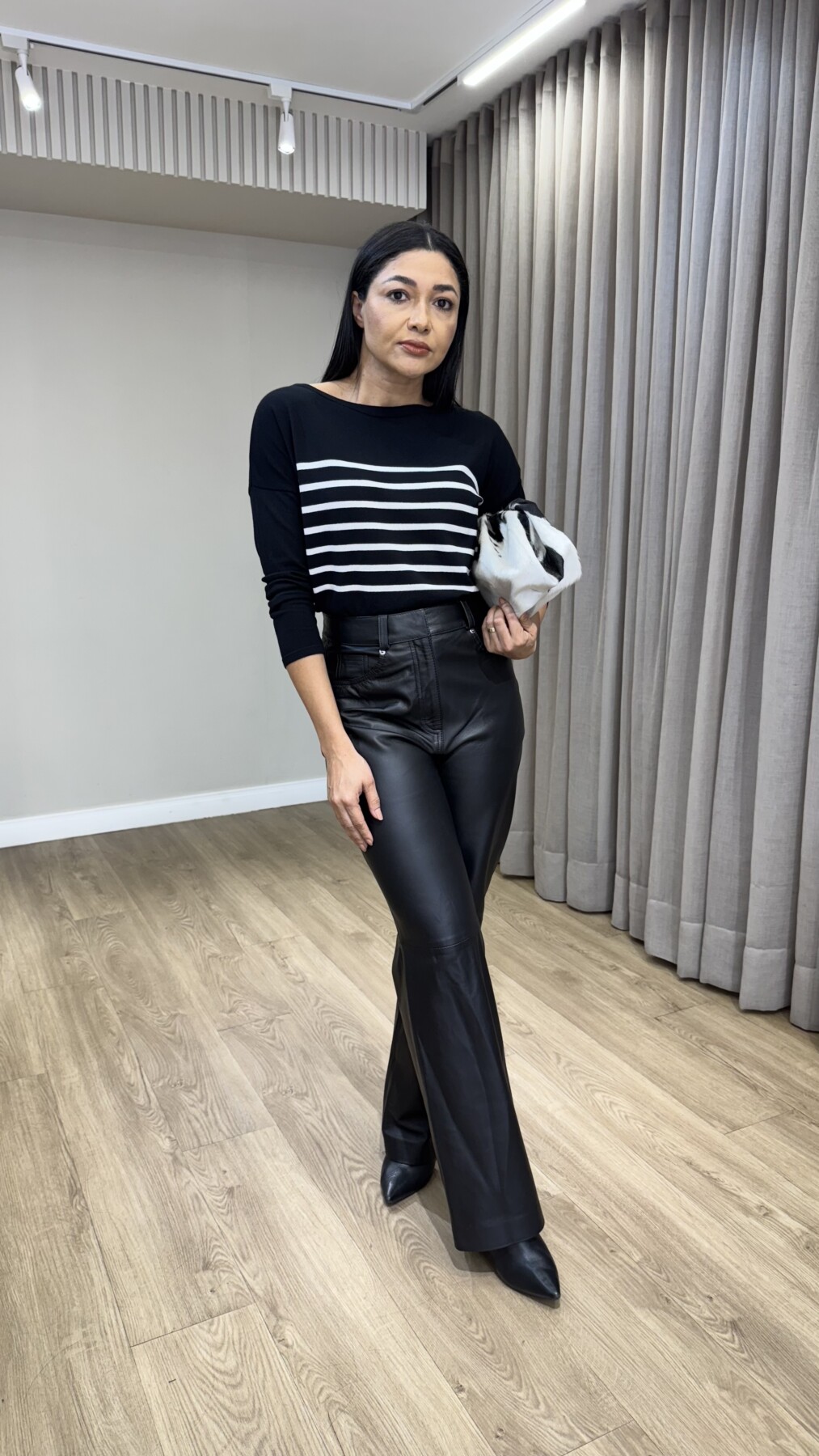 BLUSA DE TRICO LISTRADO PRETO