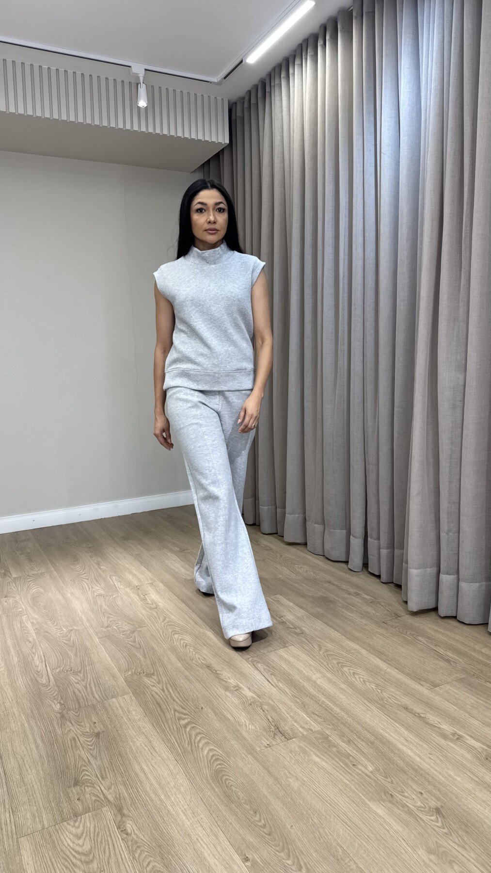 BLUSA GOLA ALTA MOLETOM CINZA