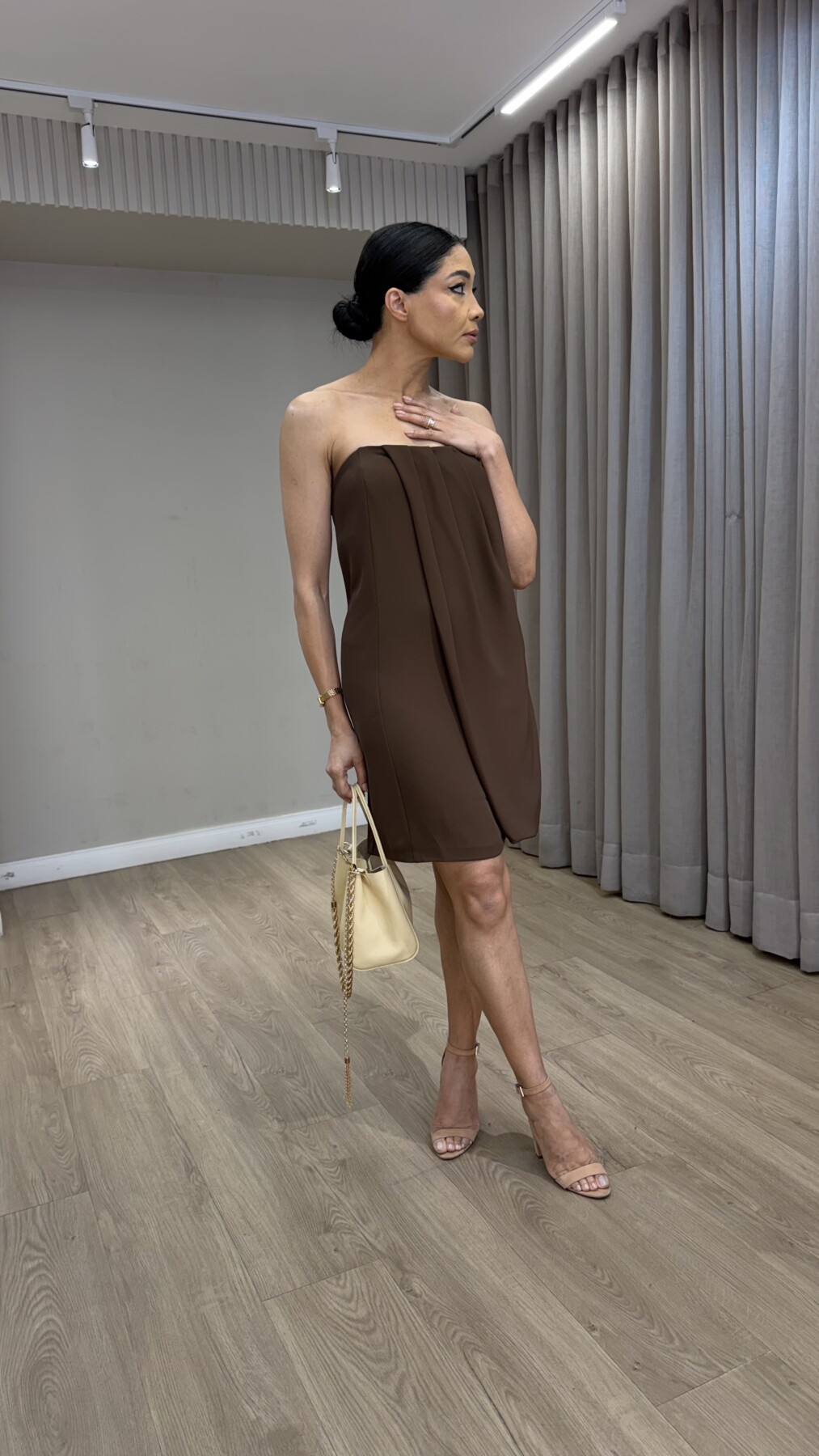 VESTIDO CURTO CAFÉ